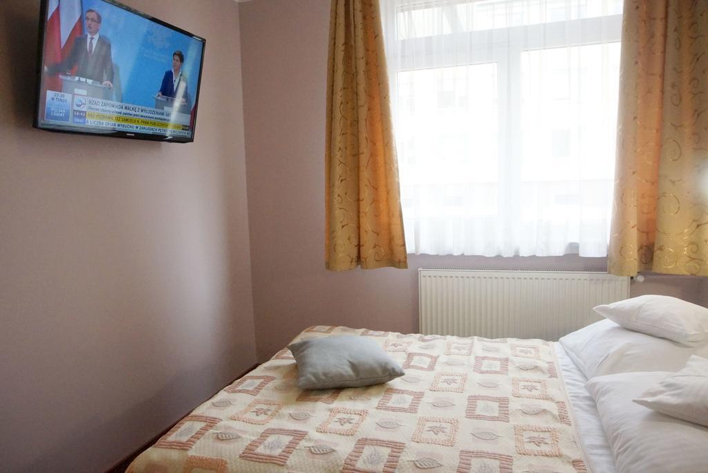 Hotel Unibus Белск Подляски Екстериор снимка