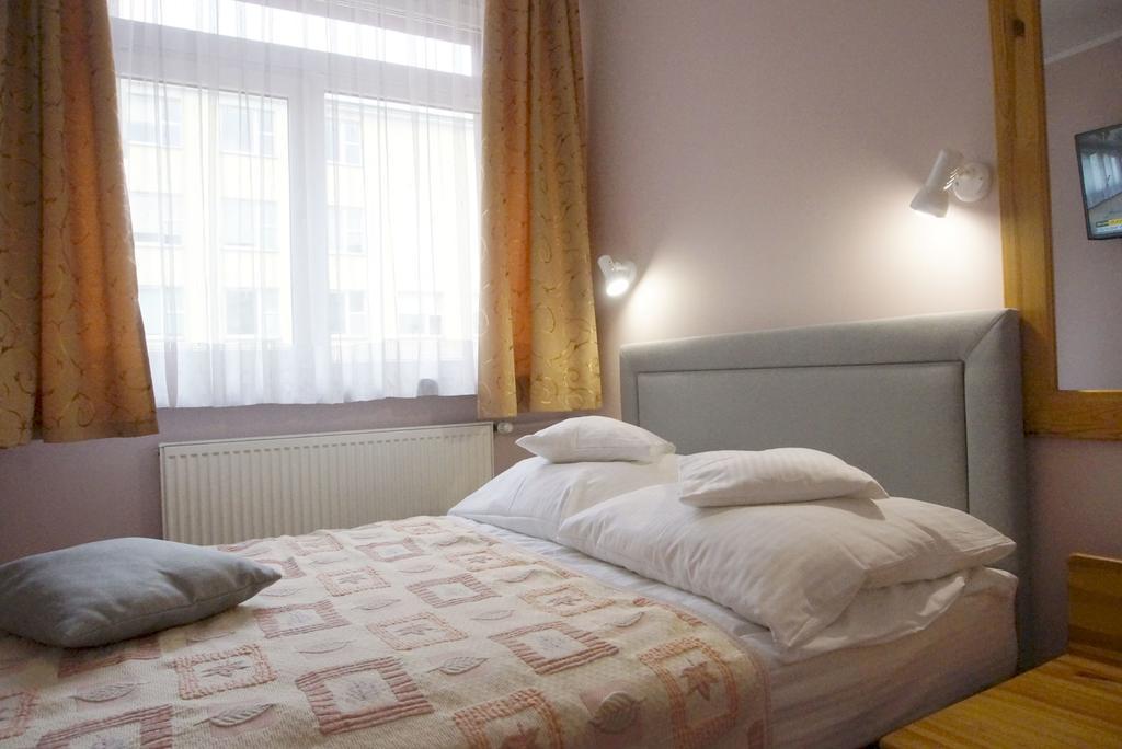 Hotel Unibus Белск Подляски Екстериор снимка