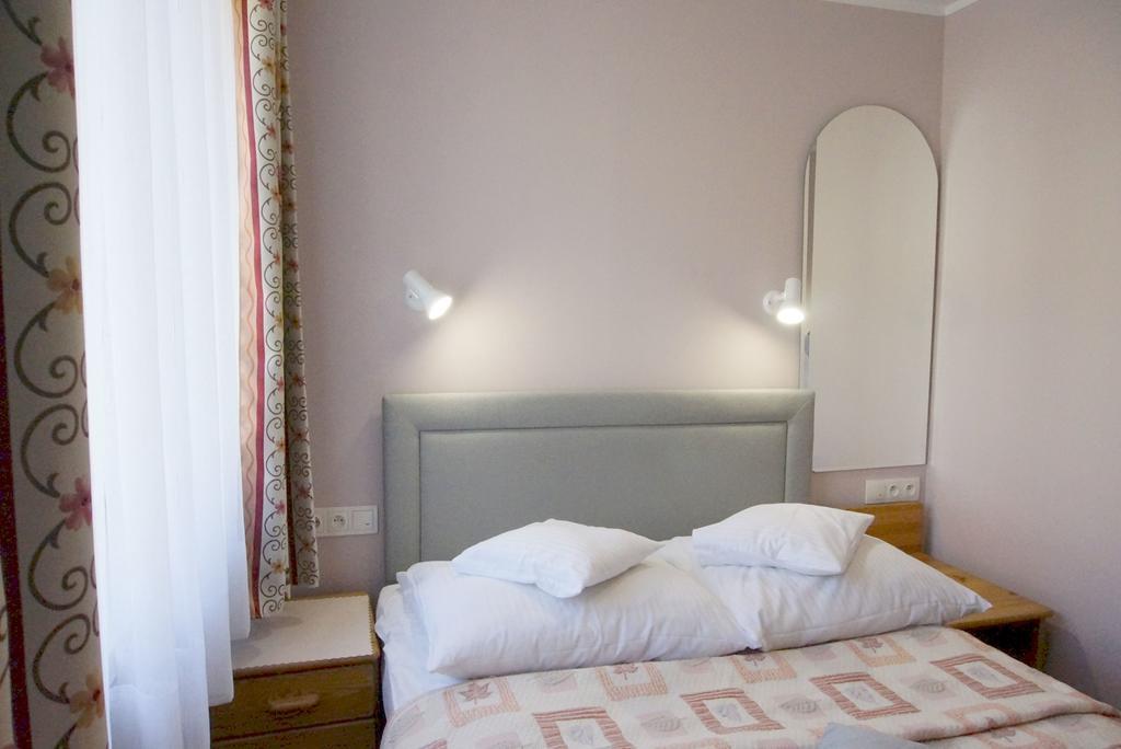 Hotel Unibus Белск Подляски Екстериор снимка