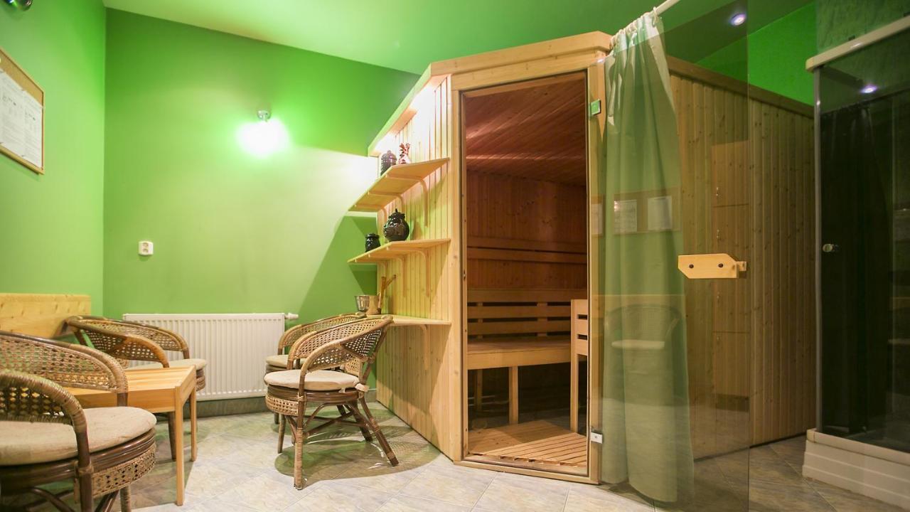 Hotel Unibus Белск Подляски Екстериор снимка