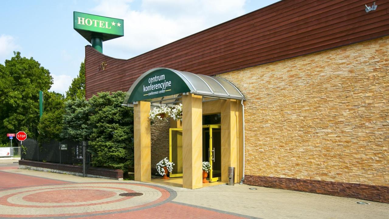Hotel Unibus Белск Подляски Екстериор снимка