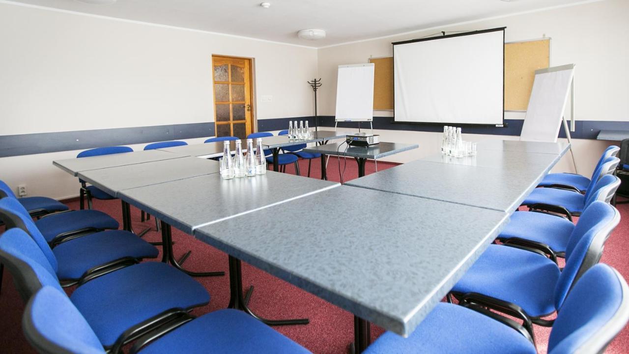 Hotel Unibus Белск Подляски Екстериор снимка