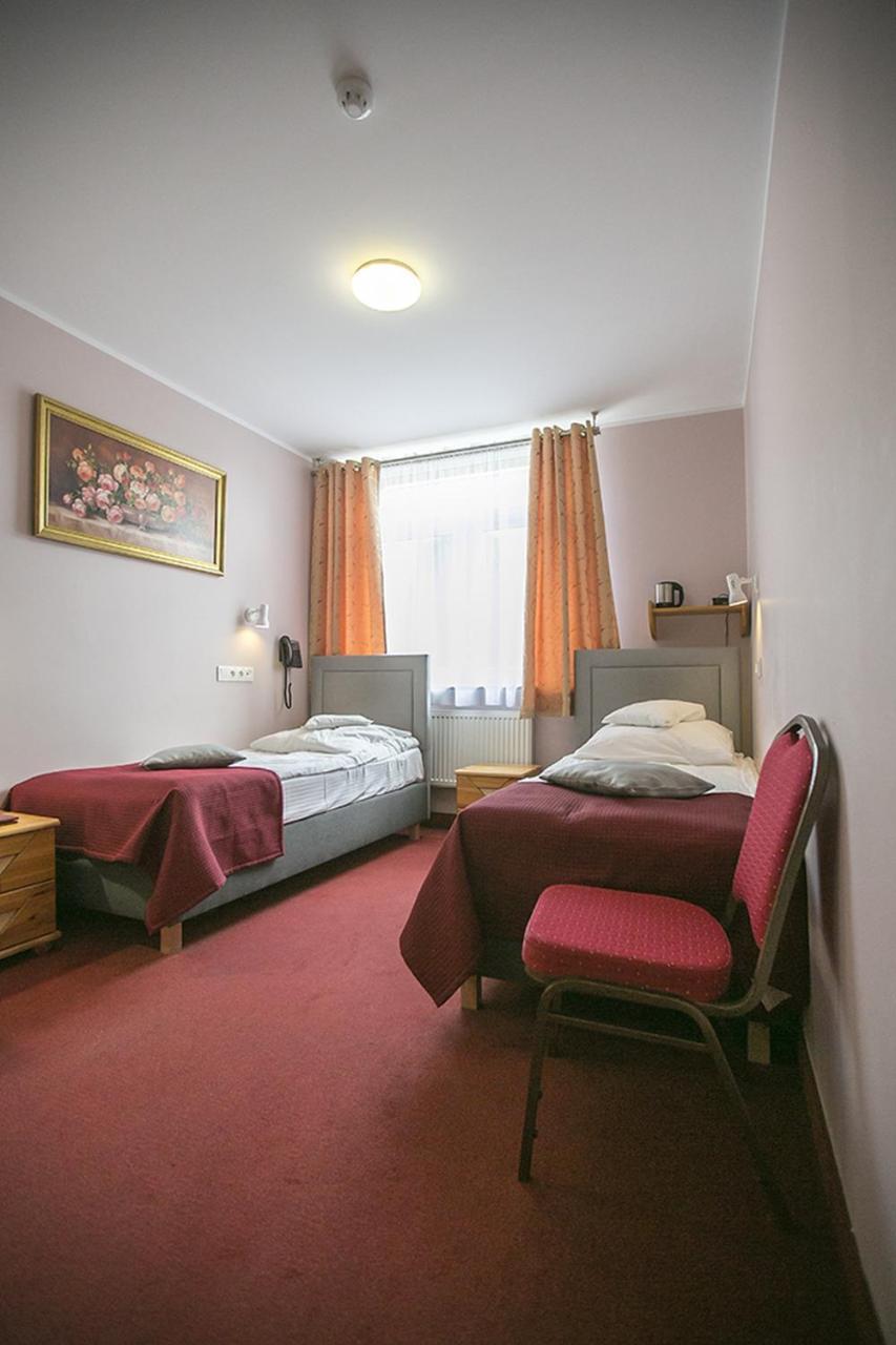 Hotel Unibus Белск Подляски Екстериор снимка