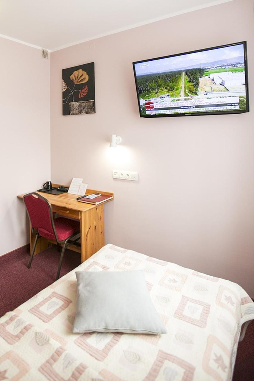 Hotel Unibus Белск Подляски Екстериор снимка