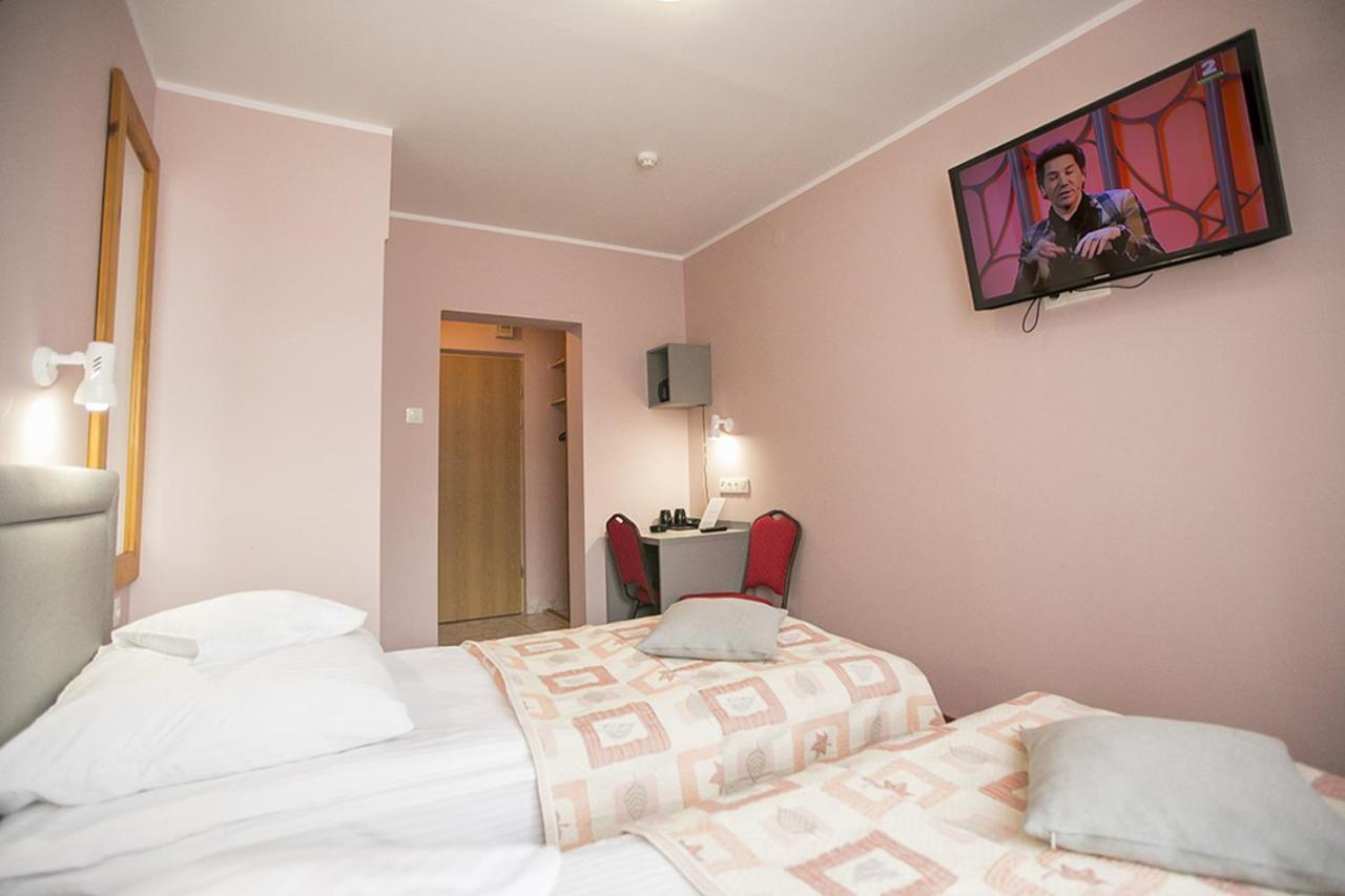 Hotel Unibus Белск Подляски Екстериор снимка