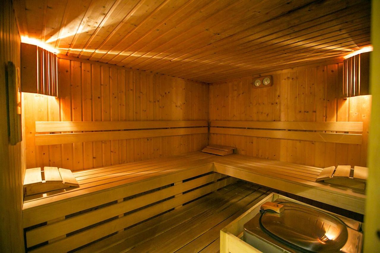 Hotel Unibus Белск Подляски Екстериор снимка